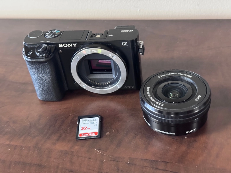 Sony Alpha A6000 24.3MP Digital SLR Camera + SONY E 3.5-5.6/PZ 16-50mm **USED**