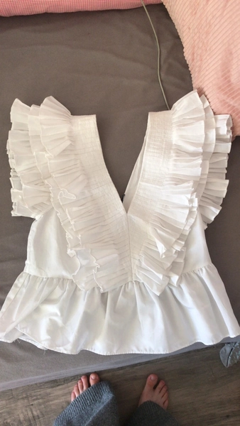 Frilly blouse (second hand)