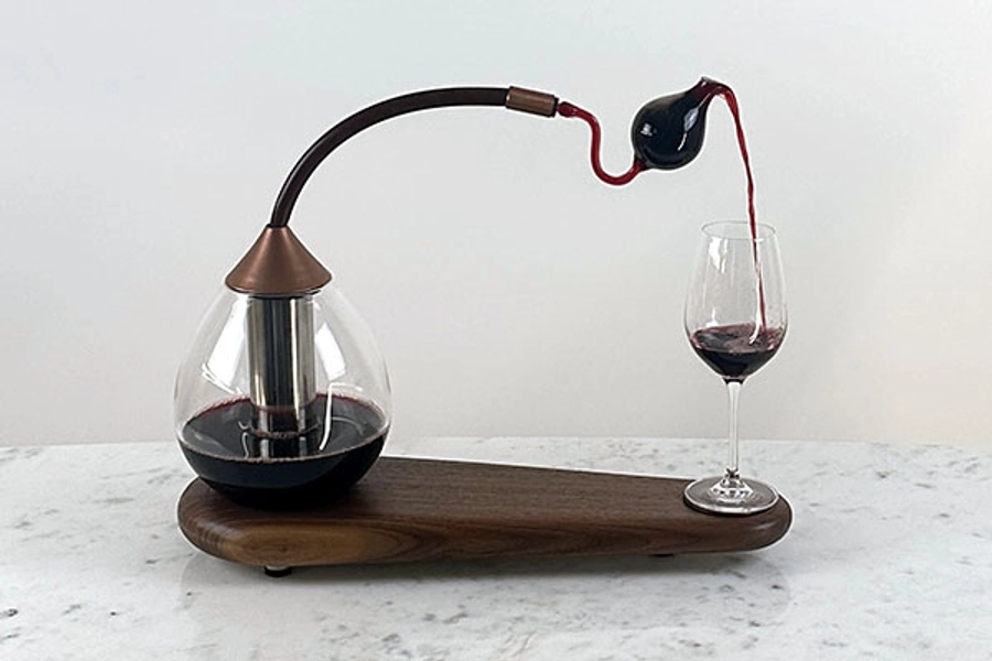 Theatrical wine decanter - by Harvey & John