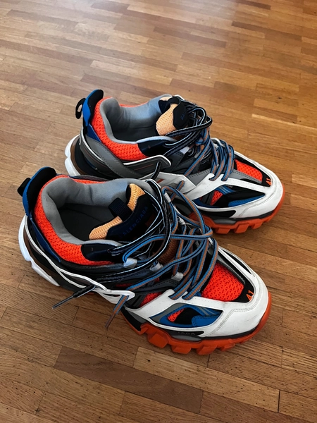 Balenciaga track v1