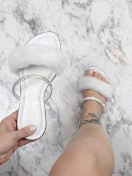 Rasteirinha Feminina de Pelo com Strass Confortável para Festa e Casual Dia - Dia