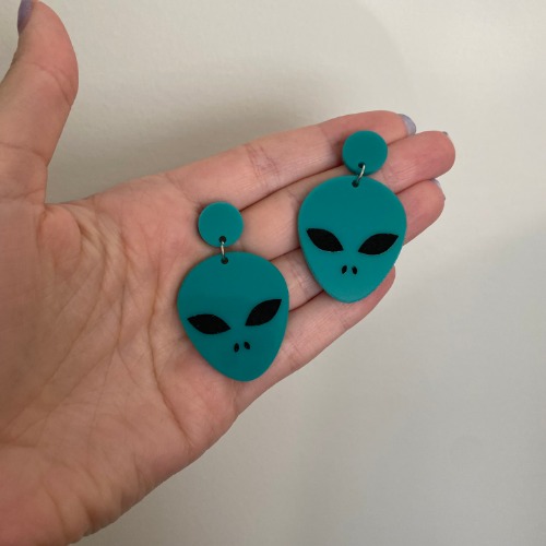 Dandadan Momo Alien Acrylic Earrings | Default Title