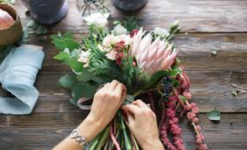 Moysses Stevens Flower Arrangement Class