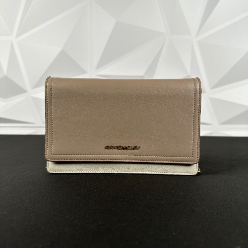 Givenchy Pandora Wallet on Chain (GU1113)