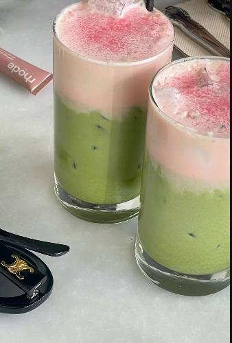 Pink matcha €10