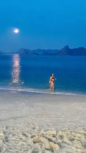 More days of vacation in the moonlight