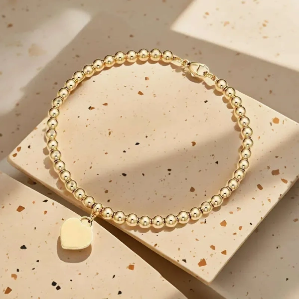 Top Love Heart Sier Bracelet Bottom Plated Girlfriend Souvenir Gift Fashion Charm Designer Jewelry 01