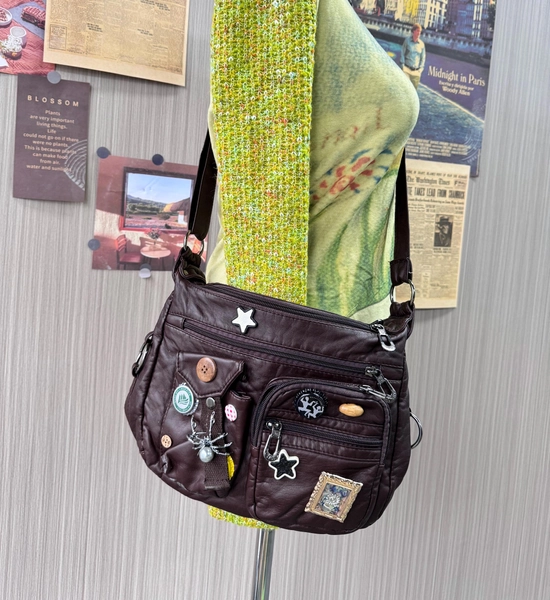 Handemade Y2K Super Cute Vintage Design Button Bottle Cap Unique Messenger Bag Star Bag Crossbody Bag
