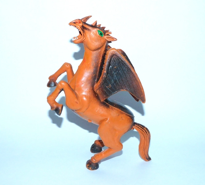1983 IMPERIAL TOYS DRAGONS KNIGHTS &amp; DAGGERS WINGED PEGASUS DEMON HORSE FIGURE