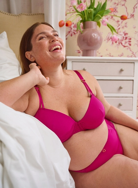 Microfiber brazilian trusse med blonder (Panties)