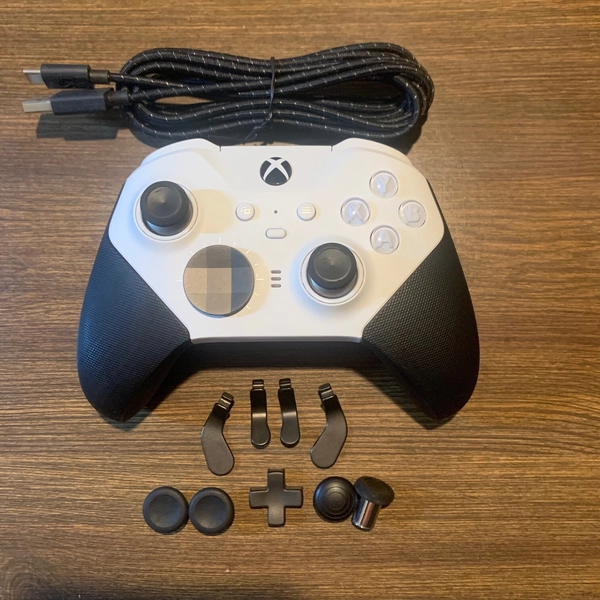 Microsoft Xbox One Elite Series 2 Controller Complete Very Good Condition White
