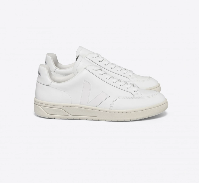Tênis V-12 Couro Branco VEJA