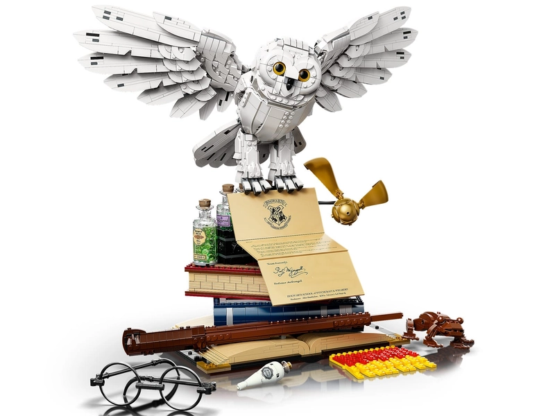 Hogwarts™ Icons - Collectors' Edition 76391 | Harry Potter™ | Buy online at the Official LEGO® Shop US 