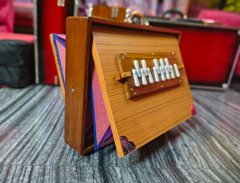 Shruti Box 16x12x3 Inches, Pure teak wood, Natural color, musical instrument tuned 440Hz & 432Hz