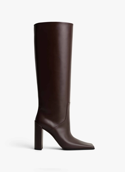 CHOCOLATE SQUARE KNEE BOOTS IN CALFSKIN