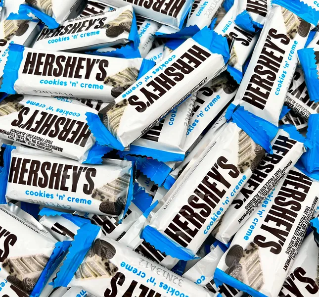 CrazyOutlet HERSHEY'S COOKIES 'N' CREME Snack Size Bar Candy, Bulk Pack, 2 Pounds - 