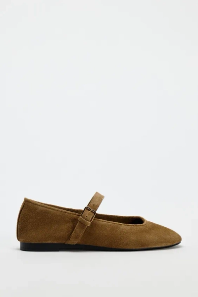 SPLIT SUEDE BALLERINAS