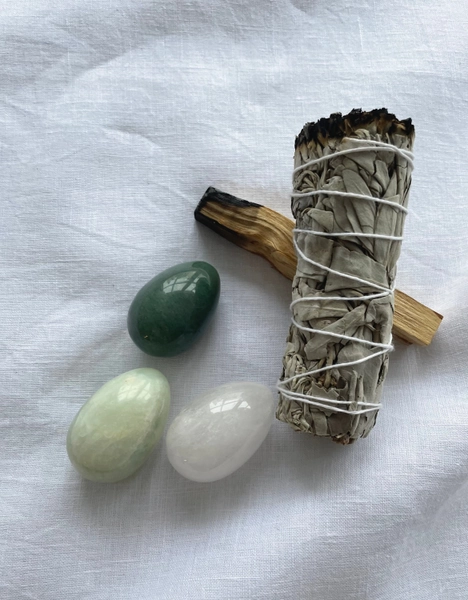 Yoni Egg Bundle - Dea Verde + Salvia Bianca + Palo Santo (Your Female Power)