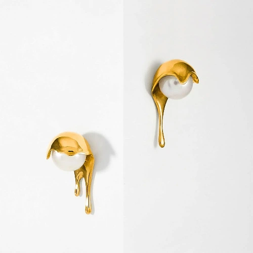 Melting White Pearl Gold Vermeil Earrings