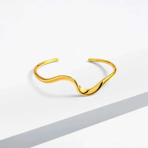 Wavy Gold Bracelet
