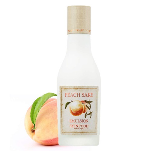 SKINFOOD Peach Sake Emulsion 135ml - Tighten Pores and Sebum Control Skin Moisturizing, Refining & Hydrating Facial Emulsion for Oily Skin - Enlarge Pores Remedy (4.56 fl.oz.) - 