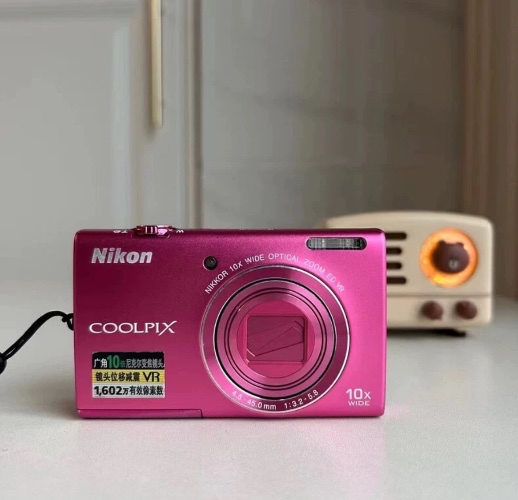 Nikon coolpix S6200