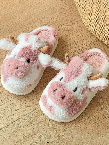 Cute cow slippers 💖