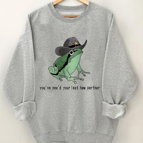 Plus Size Frog Print Sweatshirt