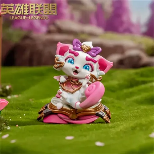 Heartseeker Yuumi Figure |  Riot Games Store