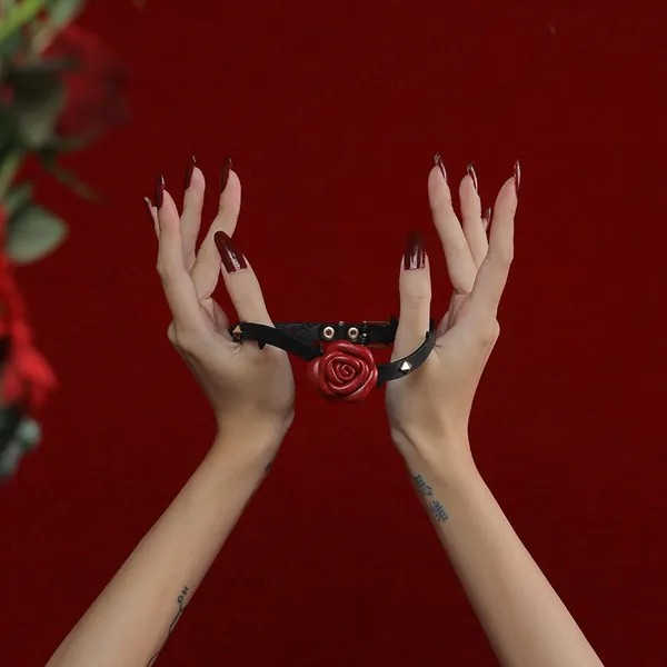 Rose BDSM Choker and Leash