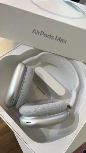 Airpods 🎧