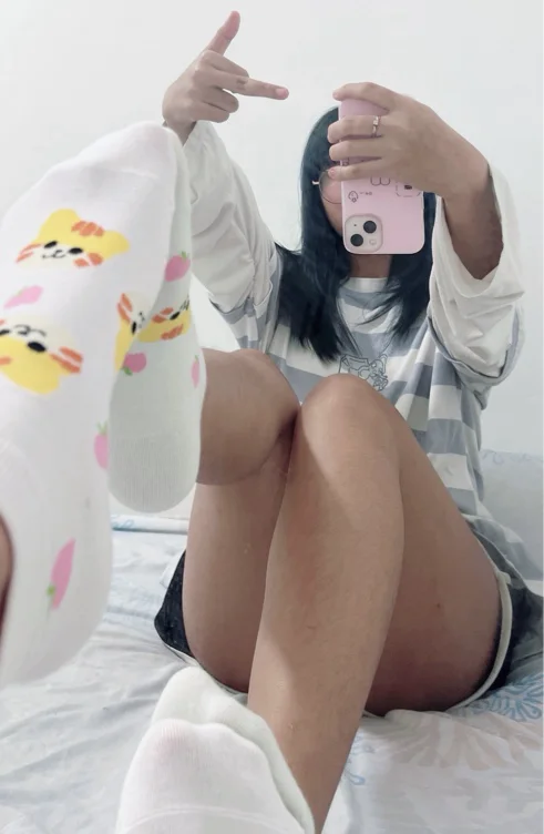 cute socks . ۫ ꣑ৎ   .  