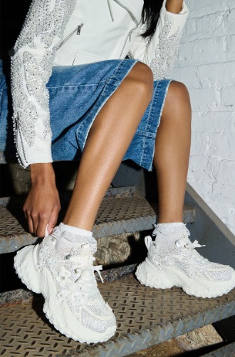 AZALEA WANG CANISH WHITE EMBELLISHED SNEAKER | 10
