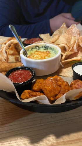 🍗 dinner w/ bf 🍦