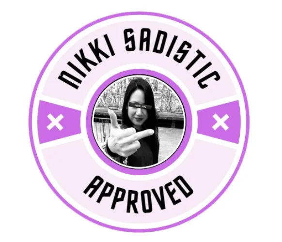 Pay for Nikkis nail apointment