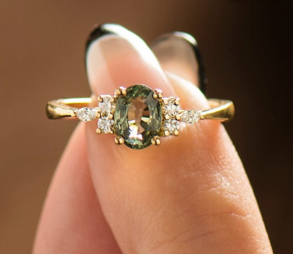 Olive sapphire ring 