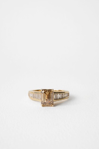 Champagne Emerald with Baguette Channels | 14k Yellow Gold / 2.00 ct | VS2 C3 | Certified Mined Diamond