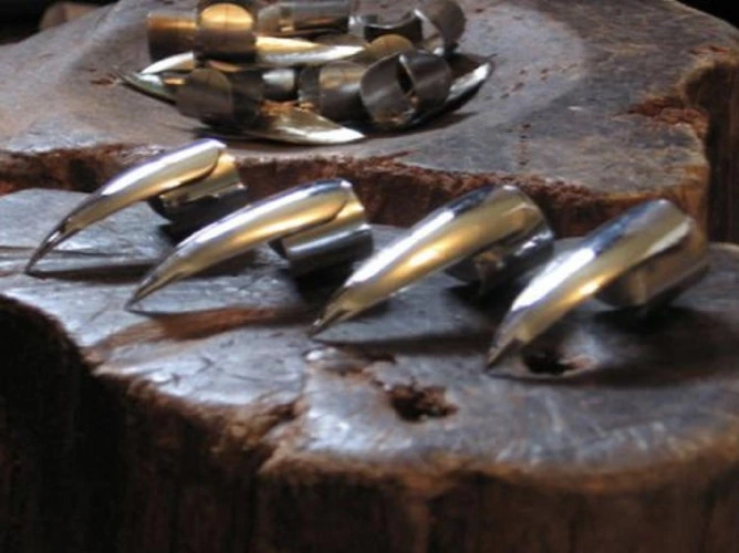 Claws in Sapphire(5) by HammerFell Armoury