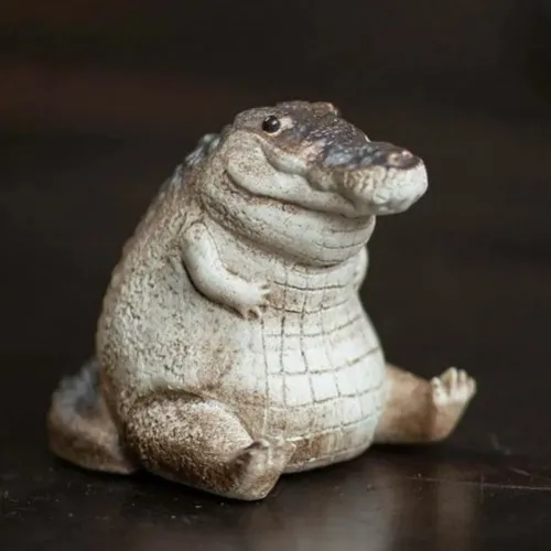 Figurita de té de cocodrilo hecha a mano
