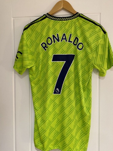 Manchester United third Shirt 2022/23 Size Medium Ronaldo 7 BNWT RRP £65!