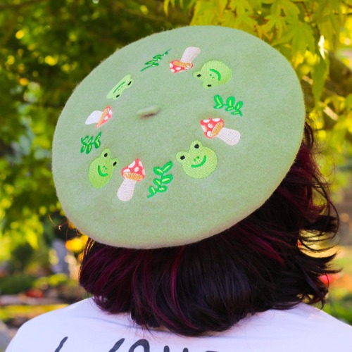 Frog & Mushroom Embroidered Beret! - Add combs / Seafoam