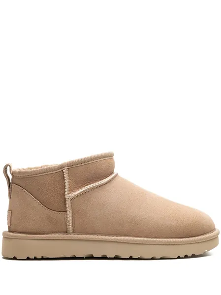 Classic Ultra Mini suede boots