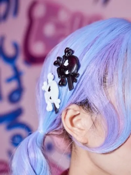 Anime 2pcs Skull Decor Hair Clip