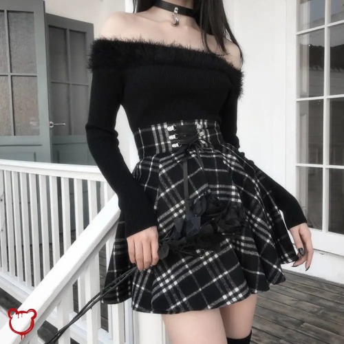 Ash's Plaid Skirt - black plaid / M
