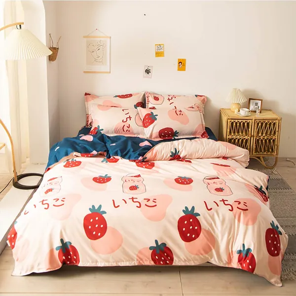 Xiongfeng Girls Duvet Cover Sets Queen Size Strawberry Fruit Love Print Kids Blush Pink Bedding Set Cute Soft Reversible Blue Microfiber 3 Pieces Comforter Cover with Zipper Closure