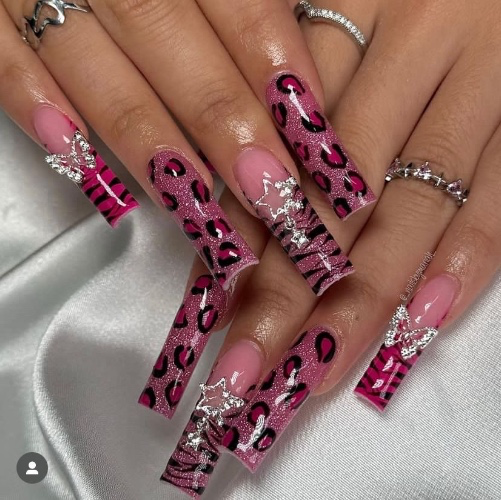 SERVICE💅🏼🩷🎀
