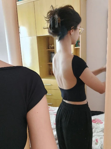 backless crop top