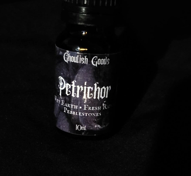 PETRICHOR PERFUME | Goth Perfume Oil | Alternative | Unique Fragrance | Rain | Summer | Gender Neutral | Gothic Fragrance | Spooky | Creepy