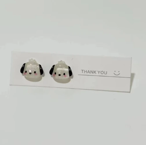 Sanrio - Pendientes Pochacco