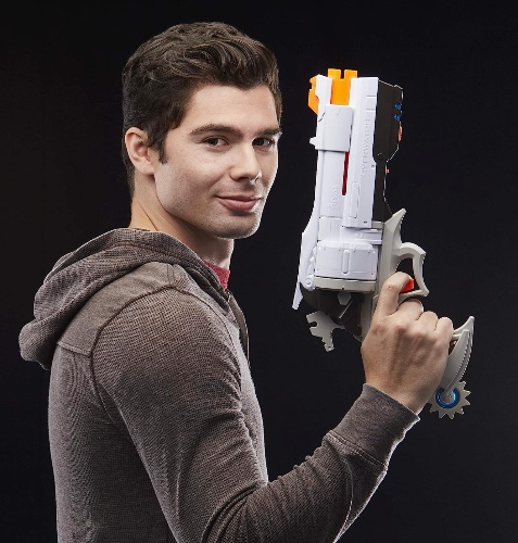 NERF Overwatch McCree Rival Blaster with Die Cast Badge & 6 Overwatch Rival Rounds